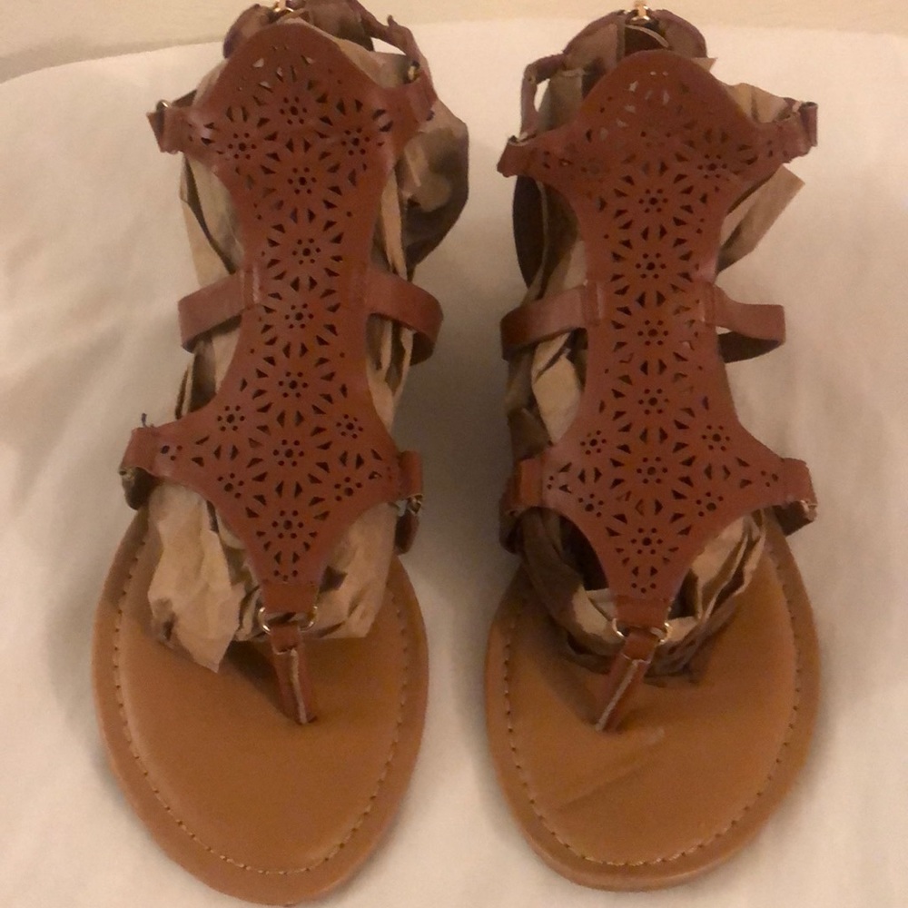 Bamboo sandals (not made of bamboo Co. name) brown size 8